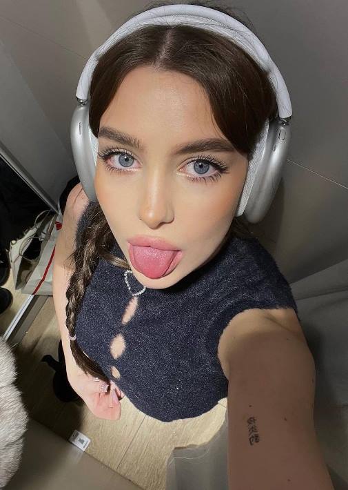 Streamer girl twitch2